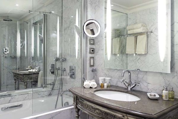 Hotel Balzac (Paris)
